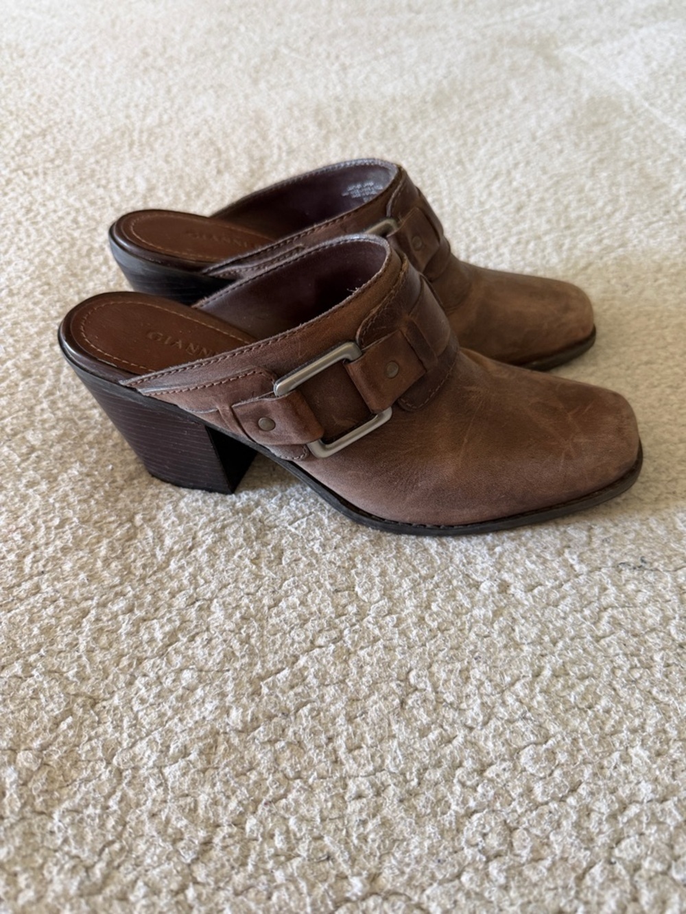 Gianni Bini Brown Leather Buckle Mule Heels Distressed 9M